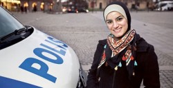 Donna Eljammal, Polisi Wanita Berjilbab Pertama di Swedia