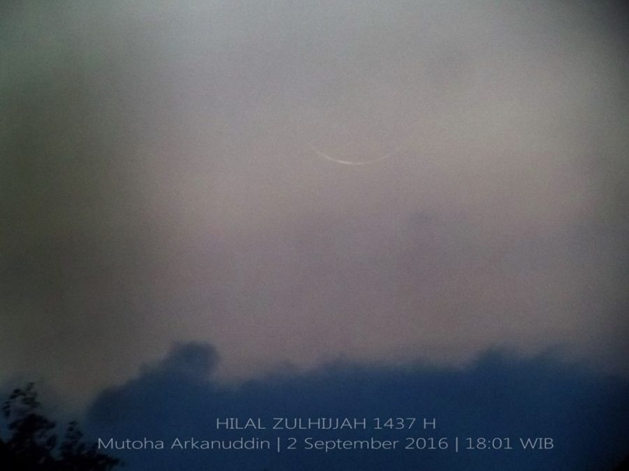 Foto bulan sabit (hilal) Dzulhijjah 1437 H teramati dari Indonesia pada hari Jum'at, 2 September 2016. (Mutoha Arkanudin)