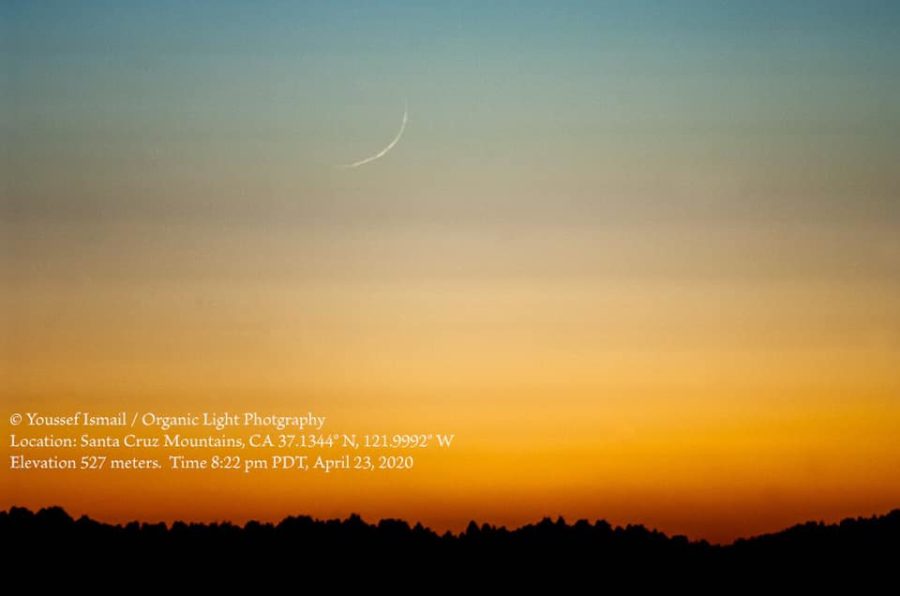 Foto indah bulan sabit 1 Ramadhan 1441 H yg terlihat pada petang hari Kamis, 23 April 2020 M dari Santa Cruz Mountains, Kalifornia, AS.