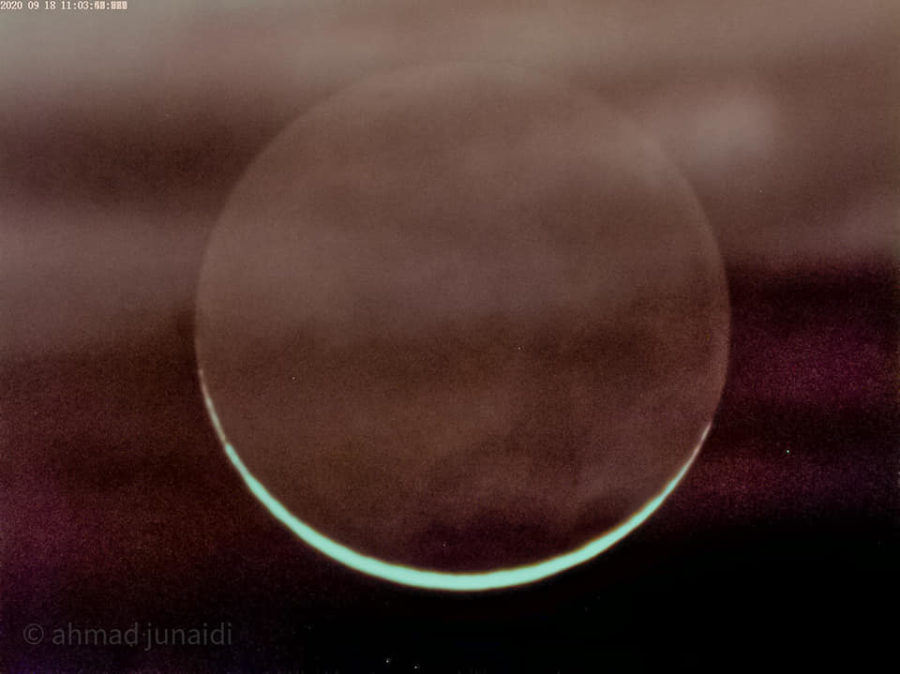 foto bulan sabit (hilal) 1 Shafar 1442 H yang terlihat dari Ponorogo, Indonesia pada hari Jumat, 18 September 2020.