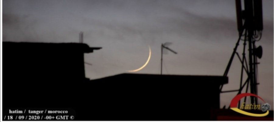 Foto bulan sabit (hilal) 1 Shafar 1442 H yang terlihat dari Tanger, Maroko pada hari Jumat, 18 September 2020.