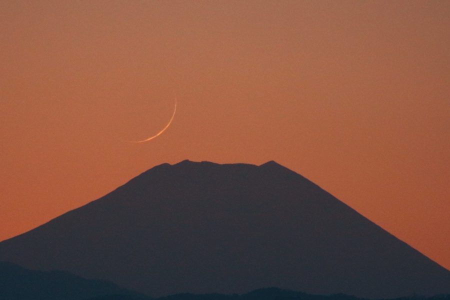 Photo of the crescent moon of Jumadal Akhirah 1442 AH as taken from Japan on Thursday evening.