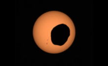 Gerhana matahari di planet Mars oleh bulan Phobos, 2 April 2022.