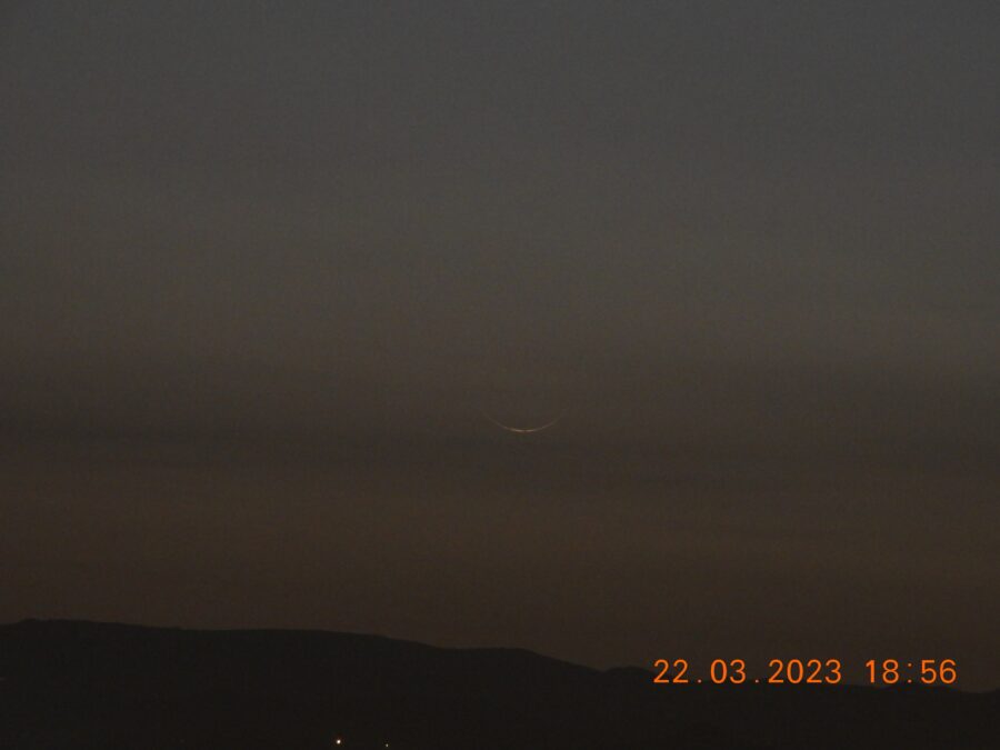 Foto bulan sabit (hilal) 1 Ramadhan 1444 H dari Abhaa, Arab Saudi pada hari Rabu, 22 Maret 2023.