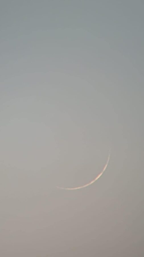 Foto bulan sabit (hilal) 1 Dzulqaidah 1444 H dari Inggris pada petang hari Sabtu, 20 Mei 2023.
