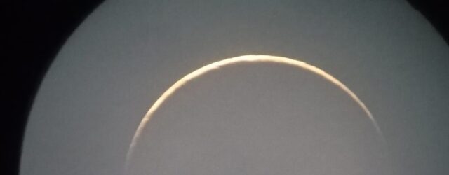 Foto bulan sabit 1 Jumadil Awal 1446 H dari Argentina. Hilal terlihat kasat mata pada Sabtu, 2 November 2024 M (Emauneul Volpe).